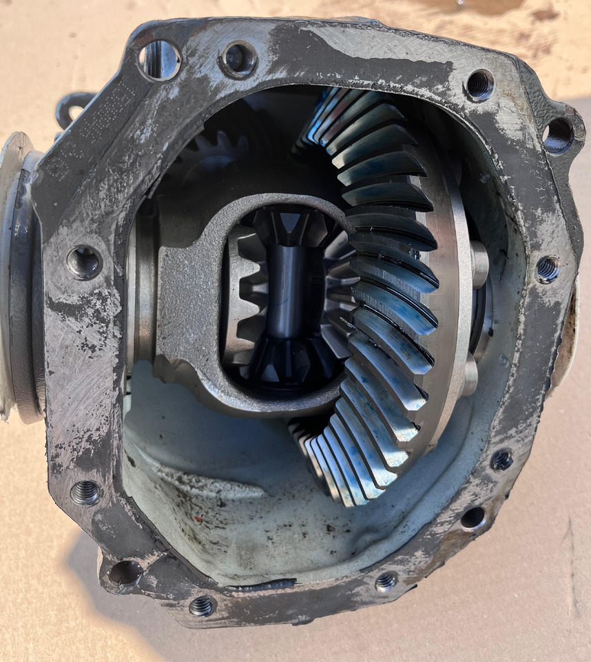 MERCEDES-BENZ S Class CL SL Rear Differential W216 A2163504600 AMG - Differenciálmű: 4 kép. MERCEDES-BENZ S Class CL SL Rear Differential W216 A2163504600 AMG - Differenciálmű: 4 kép.