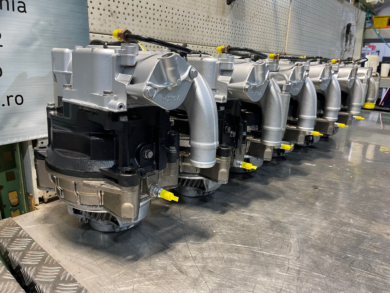 Új Sebességváltó és alkatrészek - Távolsági busz MERCEDES TOURISMO EURO 6 Reconditioned Retarder: 11 kép. Új Sebességváltó és alkatrészek - Távolsági busz MERCEDES TOURISMO EURO 6 Reconditioned Retarder: 11 kép.