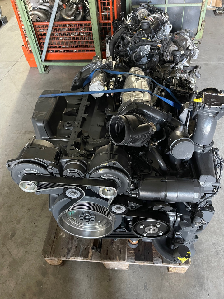 Mercedes AXOR Atego OM926 Motor Euro 5 7.2L - Motor - Teherautó: 5 kép. Mercedes AXOR Atego OM926 Motor Euro 5 7.2L - Motor - Teherautó: 5 kép.