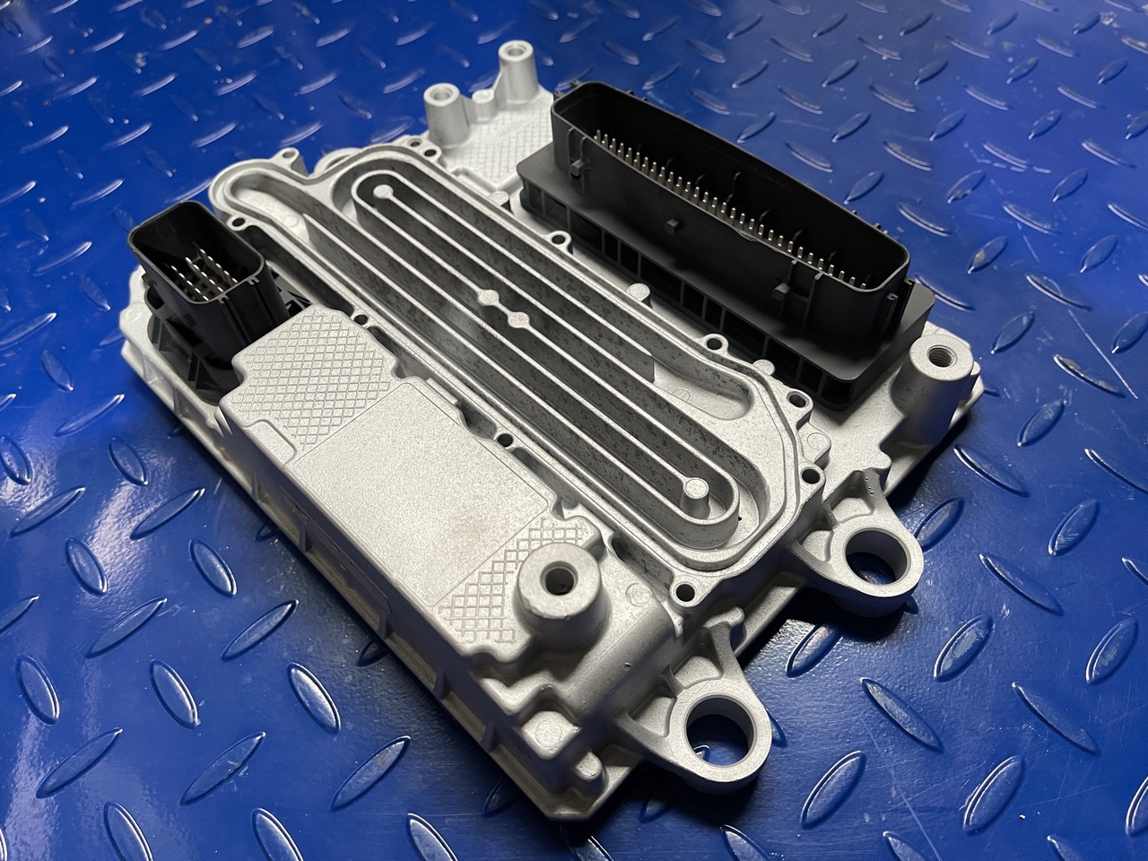 Mercedes Actro MP4 OM470 OM471 A0014465035 MCM2 Reman - ECU - Teherautó: 2 kép. Mercedes Actro MP4 OM470 OM471 A0014465035 MCM2 Reman - ECU - Teherautó: 2 kép.