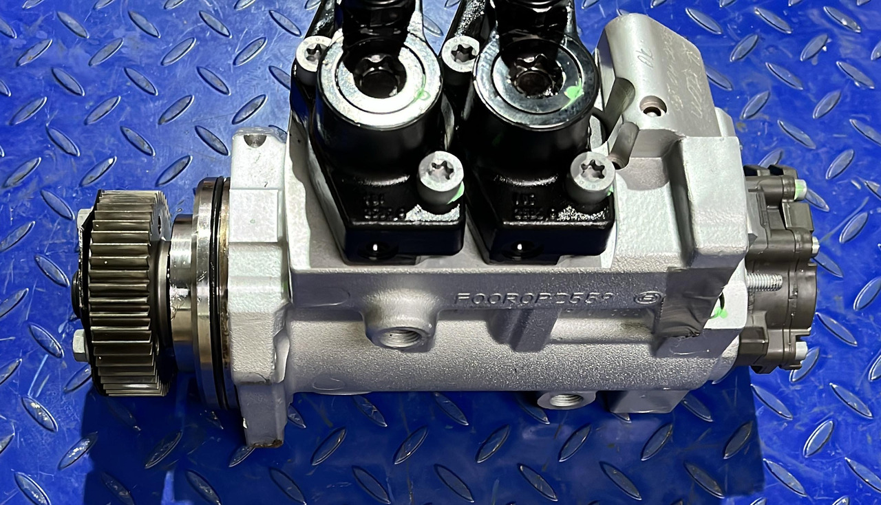 Mercedes Actros MP4 Diesel Pump A4700902150 Euro 6 - Üzemanyag szivattyú: 2 kép. Mercedes Actros MP4 Diesel Pump A4700902150 Euro 6 - Üzemanyag szivattyú: 2 kép.