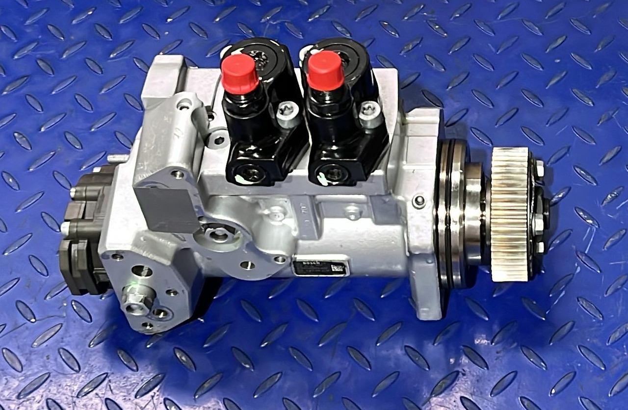 Mercedes Actros MP4 Diesel Pump A4700902150 Euro 6 - Üzemanyag szivattyú: 1 kép. Mercedes Actros MP4 Diesel Pump A4700902150 Euro 6 - Üzemanyag szivattyú: 1 kép.