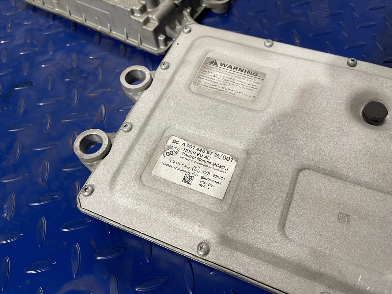 Mercedes Actros MP4 MCM2.1 OM471.926 A0014466235 Reconditioned - ECU - Teherautó: 3 kép. Mercedes Actros MP4 MCM2.1 OM471.926 A0014466235 Reconditioned - ECU - Teherautó: 3 kép.