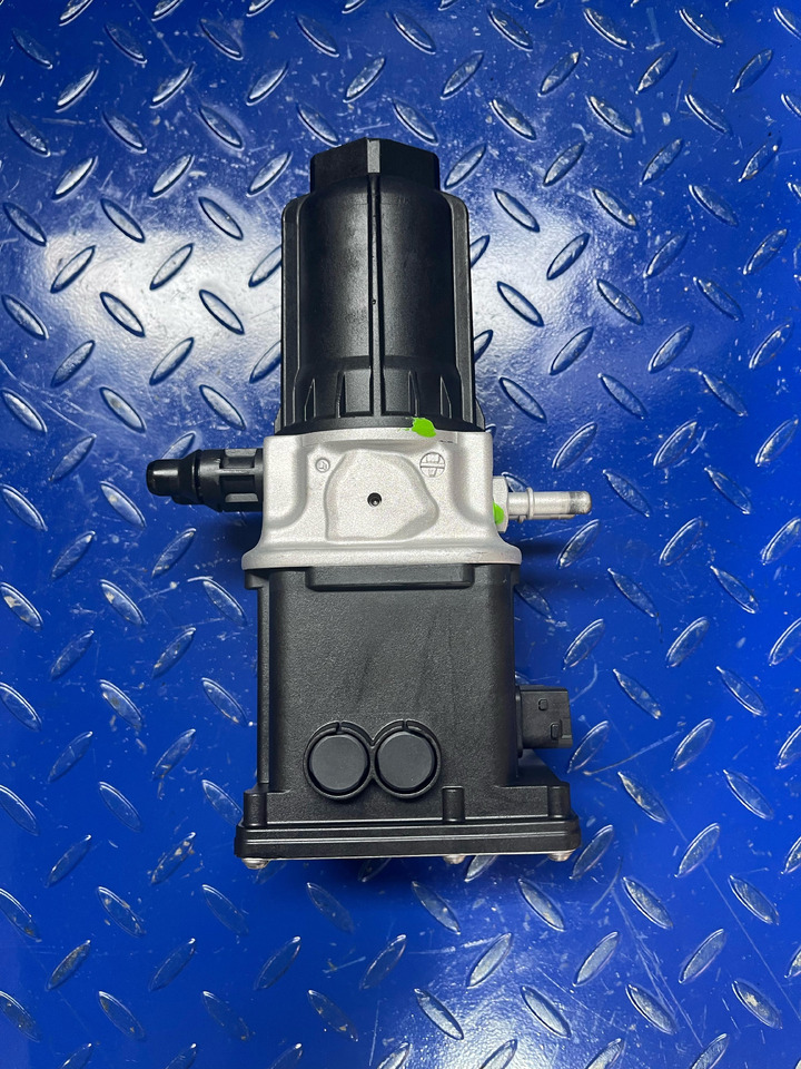 Mercedes Benz Actros MP4 Adblue Pump Euro 6 - Kipufogórendszer - Teherautó: 4 kép. Mercedes Benz Actros MP4 Adblue Pump Euro 6 - Kipufogórendszer - Teherautó: 4 kép.