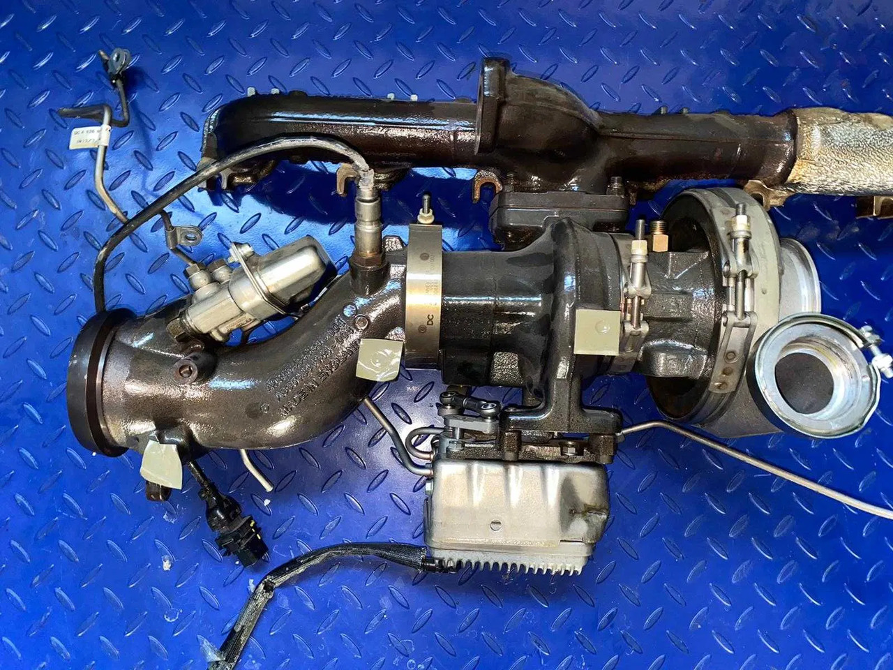 Mercedes Benz Atego OM936 Euro 6 A9360901880 - Turbó: 1 kép. Mercedes Benz Atego OM936 Euro 6 A9360901880 - Turbó: 1 kép.