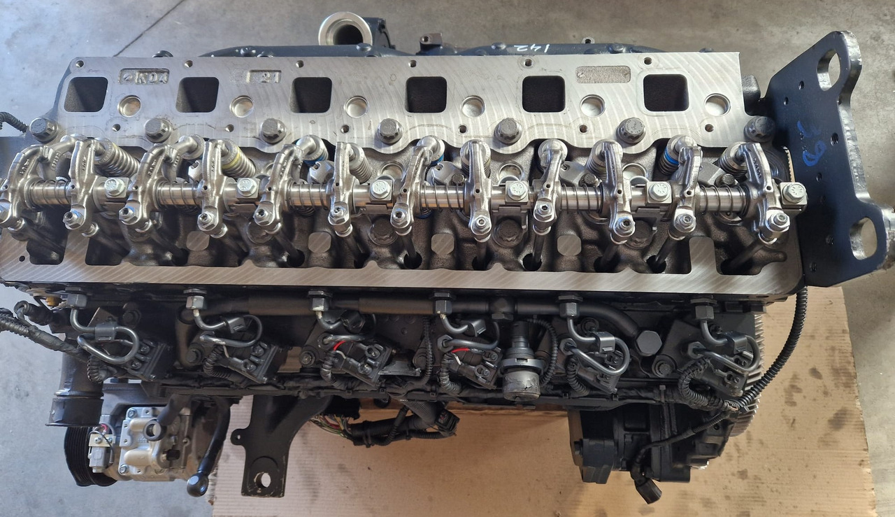 Mercedes Benz Engine OM906 Euro 5 - Motor: 4 kép. Mercedes Benz Engine OM906 Euro 5 - Motor: 4 kép.
