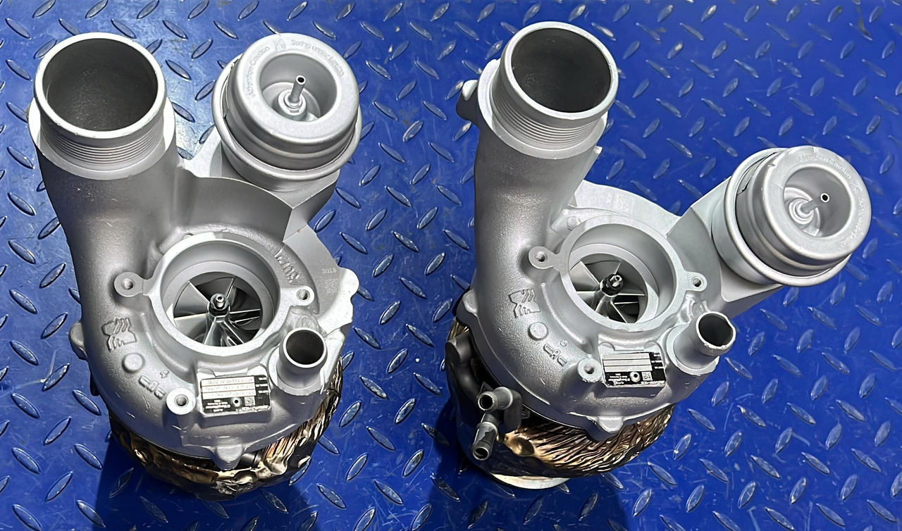 Mercedes Benz M177/M178 A1770905702+A1770905602 - Turbó: 3 kép. Mercedes Benz M177/M178 A1770905702+A1770905602 - Turbó: 3 kép.