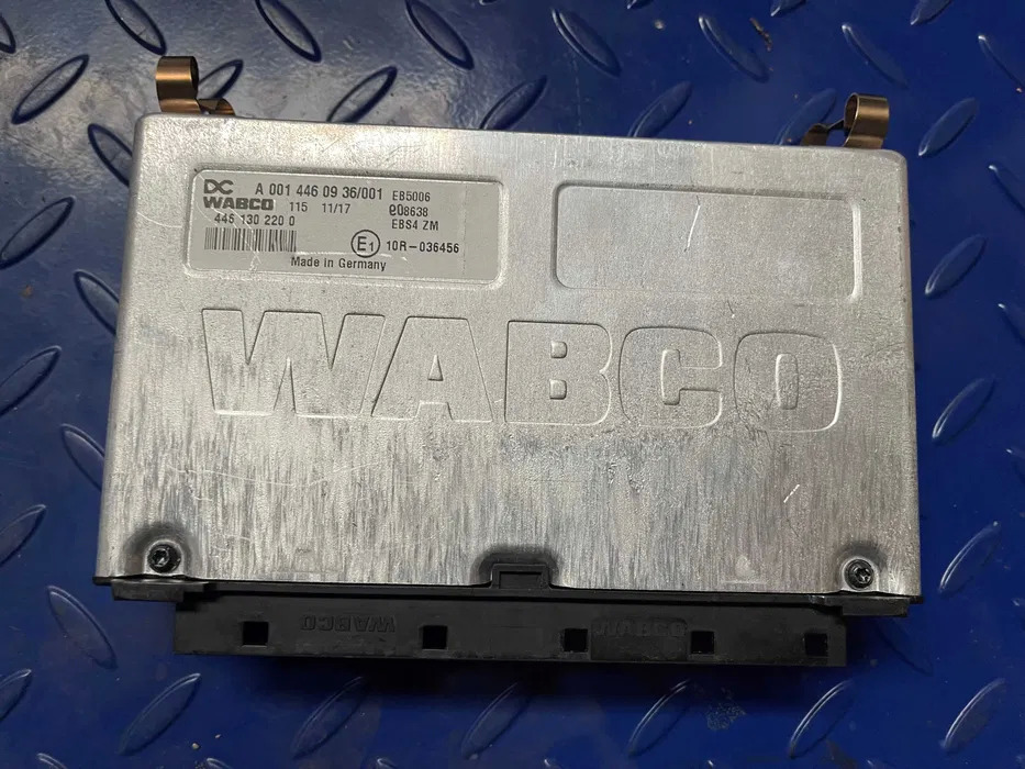 Mercedes Wabco EBS4 - ECU - Teherautó: 1 kép. Mercedes Wabco EBS4 - ECU - Teherautó: 1 kép.
