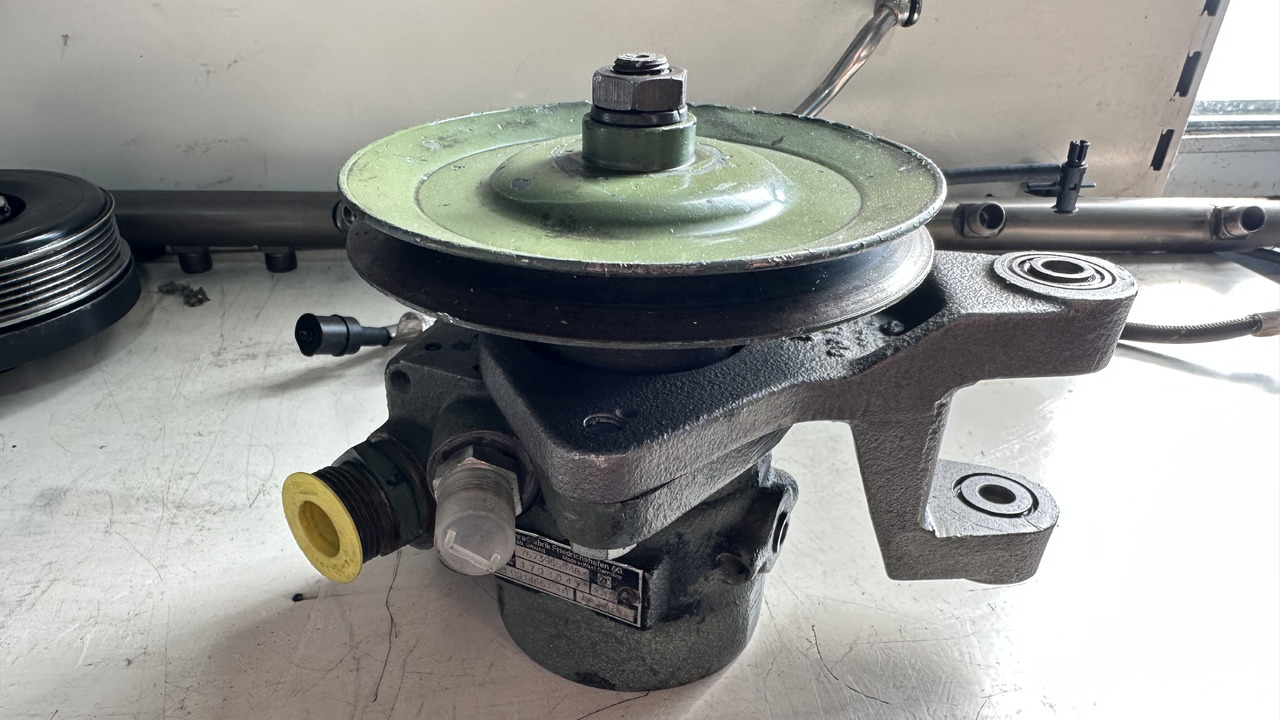 Mercedes Servo Hidraulik Pump 7673955546 - Hidraulikus szivattyú: 2 kép. Mercedes Servo Hidraulik Pump 7673955546 - Hidraulikus szivattyú: 2 kép.