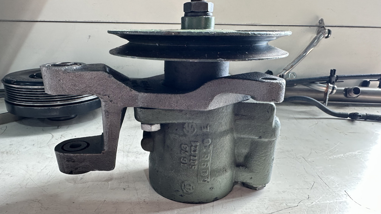 Mercedes Servo Hidraulik Pump 7673955546 - Hidraulikus szivattyú: 3 kép. Mercedes Servo Hidraulik Pump 7673955546 - Hidraulikus szivattyú: 3 kép.