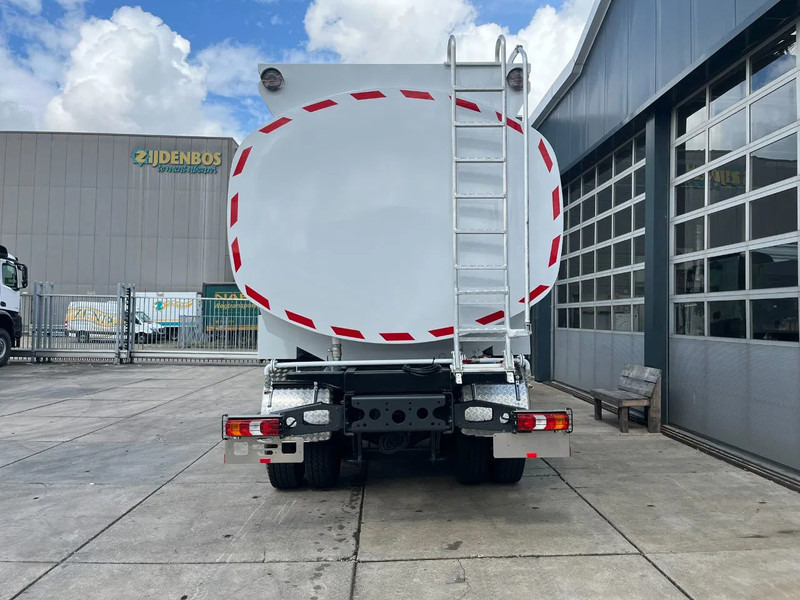 Mercedes-Benz Arocs 3340 6x4 Water Tank Truck - Tartályos teherautó: 4 kép. Mercedes-Benz Arocs 3340 6x4 Water Tank Truck - Tartályos teherautó: 4 kép.