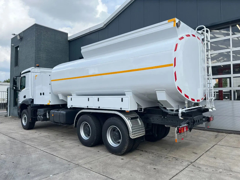 Mercedes-Benz Arocs 3340 6x6 Water Tank Truck - Tartályos teherautó: 3 kép. Mercedes-Benz Arocs 3340 6x6 Water Tank Truck - Tartályos teherautó: 3 kép.