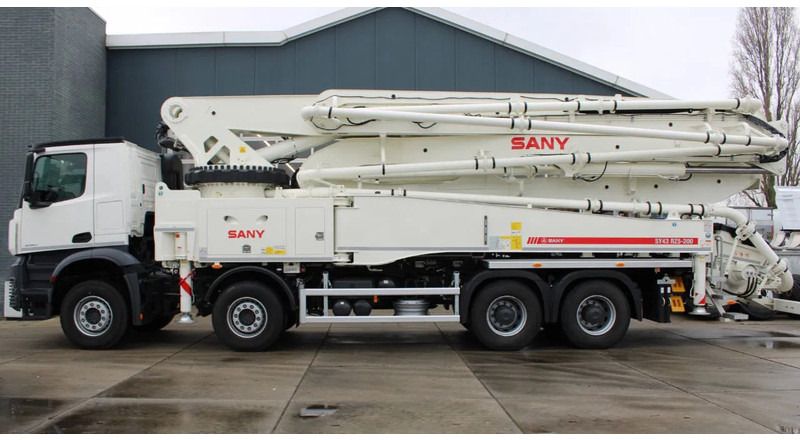 Mercedes-Benz Arocs 4140 8x4 Sany SY43 Concrete pump Build by Putzmeister - Betonpumpa: 2 kép. Mercedes-Benz Arocs 4140 8x4 Sany SY43 Concrete pump Build by Putzmeister - Betonpumpa: 2 kép.