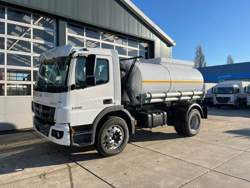 Mercedes-Benz Atego 1418 4x2 Fuel Tank Truck - Tartályos teherautó: 1 kép. Mercedes-Benz Atego 1418 4x2 Fuel Tank Truck - Tartályos teherautó: 1 kép.