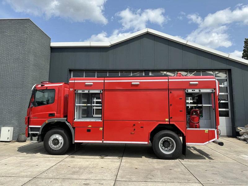 Mercedes-Benz Atego 1725 4×4 Fire Fighting Truck - Tűzoltóautó: 3 kép. Mercedes-Benz Atego 1725 4×4 Fire Fighting Truck - Tűzoltóautó: 3 kép.
