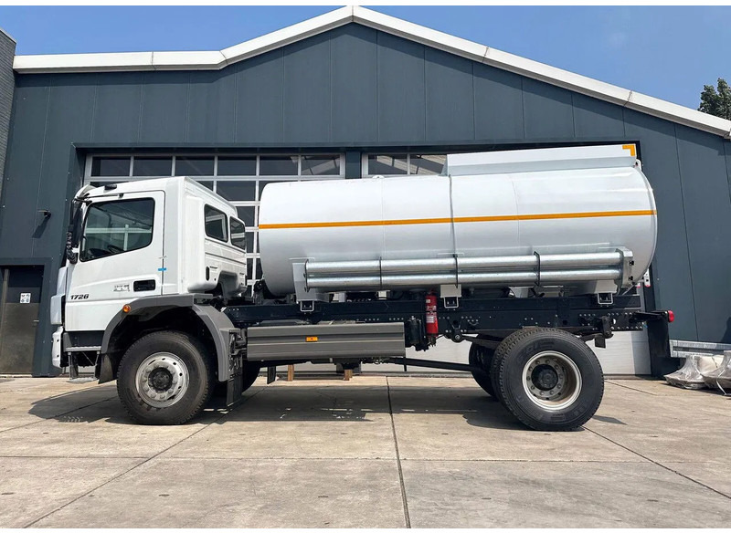 Mercedes-Benz Atego 1725 4×4 Fuel Tank Truck - Tartályos teherautó: 2 kép. Mercedes-Benz Atego 1725 4×4 Fuel Tank Truck - Tartályos teherautó: 2 kép.