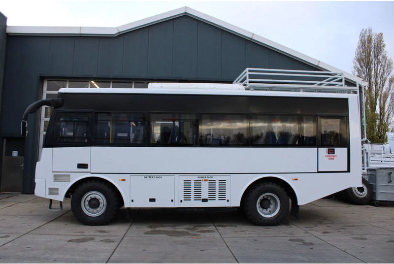 Mercedes-Benz Atego 1725 4x4 Passenger Bus - Távolsági busz: 2 kép. Mercedes-Benz Atego 1725 4x4 Passenger Bus - Távolsági busz: 2 kép.