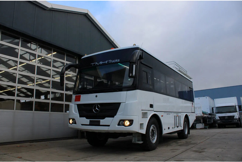 Mercedes-Benz Atego 1725 4x4 Passenger Bus - Távolsági busz: 1 kép. Mercedes-Benz Atego 1725 4x4 Passenger Bus - Távolsági busz: 1 kép.
