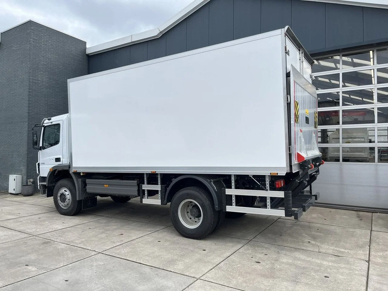 Mercedes-Benz Atego 1725 4x4 Refrigerator Truck (6 units) - Hűtős teherautó: 3 kép. Mercedes-Benz Atego 1725 4x4 Refrigerator Truck (6 units) - Hűtős teherautó: 3 kép.