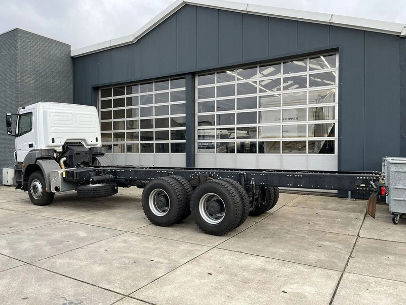 Mercedes-Benz Axor 3344 6x4 Chassis Cabin - Alvaz teherautó: 3 kép. Mercedes-Benz Axor 3344 6x4 Chassis Cabin - Alvaz teherautó: 3 kép.
