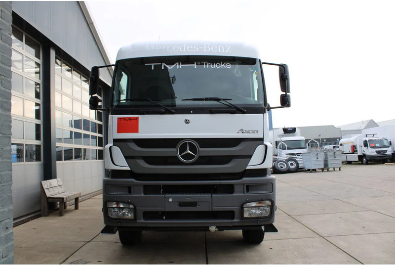 Mercedes-Benz Axor 3344 K 6x4 Tipper Truck - Billenőplatós teherautó: 5 kép. Mercedes-Benz Axor 3344 K 6x4 Tipper Truck - Billenőplatós teherautó: 5 kép.