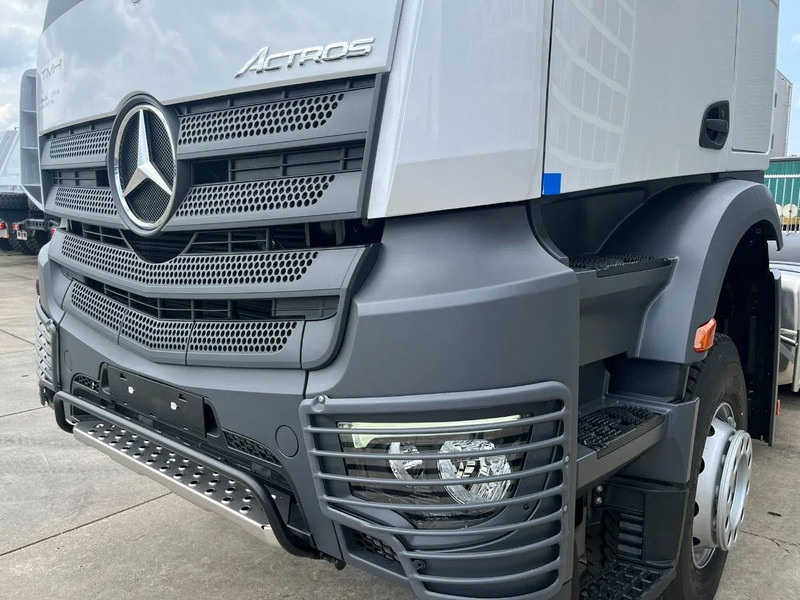 Új Nyergesvontató Mercedes-Benz Actros 3348 S 6x4 Tractor Head: 11 kép.