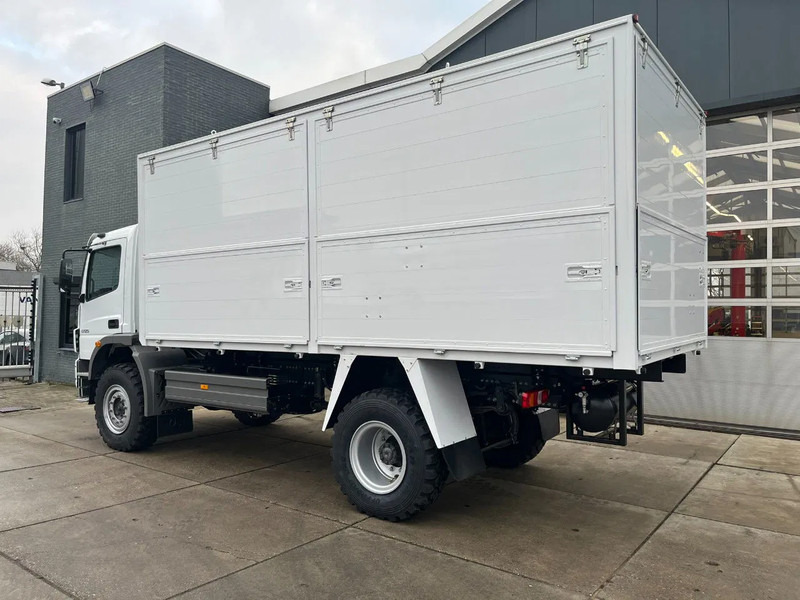 Mercedes-Benz Atego 1725 A 4x4 Service Truck - Teherautó: 3 kép. Mercedes-Benz Atego 1725 A 4x4 Service Truck - Teherautó: 3 kép.