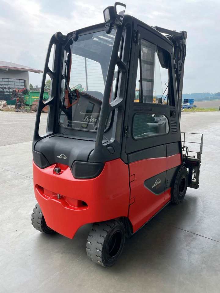 Linde E25H-01 - Elektromos targonca: 4 kép. Linde E25H-01 - Elektromos targonca: 4 kép.