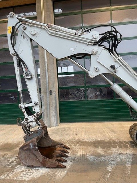 Takeuchi TB 290 - Minikotró: 3 kép. Takeuchi TB 290 - Minikotró: 3 kép.