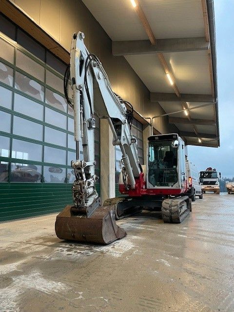 Takeuchi TB 290 - Minikotró: 4 kép. Takeuchi TB 290 - Minikotró: 4 kép.