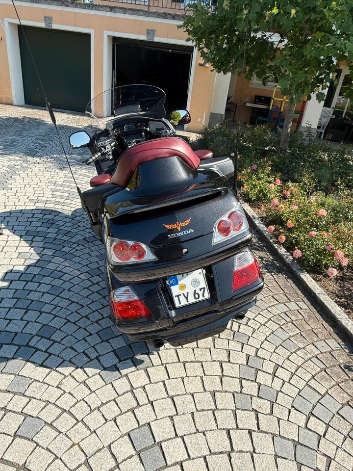 Honda GL1800 SC47*Krossline*Audio*Wilbers*SR Racing - Motorkerékpár: 5 kép. Honda GL1800 SC47*Krossline*Audio*Wilbers*SR Racing - Motorkerékpár: 5 kép.