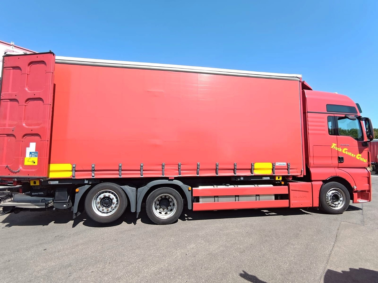 MAN TGX 26.510 6x2-4 LL*WB*Krone AZ18 + Krone WP7.3 - Cserefelépítményes teherautó: 5 kép. MAN TGX 26.510 6x2-4 LL*WB*Krone AZ18 + Krone WP7.3 - Cserefelépítményes teherautó: 5 kép.
