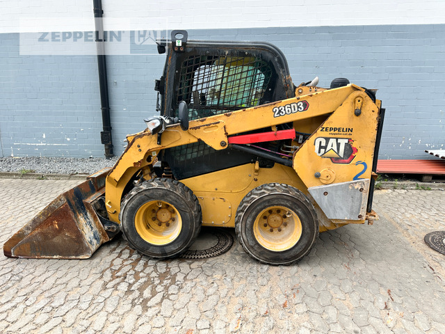 Cat 236D - Mini homlokrakodó: 5 kép. Cat 236D - Mini homlokrakodó: 5 kép.