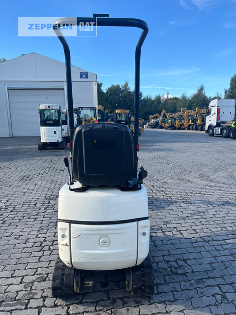 Cat 300.9D - Minikotró: 5 kép. Cat 300.9D - Minikotró: 5 kép.