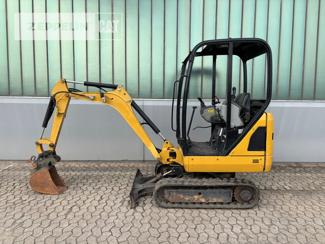 Cat 301.4C - Minikotró: 2 kép. Cat 301.4C - Minikotró: 2 kép.