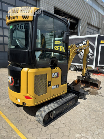 Cat 301.6-05A - Minikotró: 4 kép. Cat 301.6-05A - Minikotró: 4 kép.
