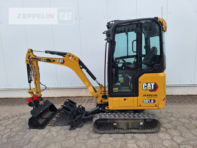 Cat 301.6-05A - Minikotró: 2 kép. Cat 301.6-05A - Minikotró: 2 kép.