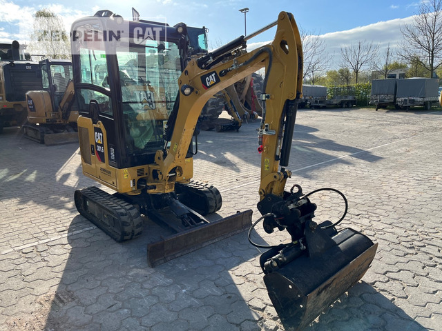 Cat 301.6-05A - Minikotró: 2 kép. Cat 301.6-05A - Minikotró: 2 kép.
