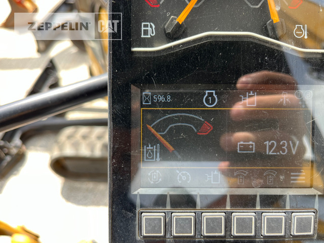 Minikotró Cat 301.7-05A: 20 kép.