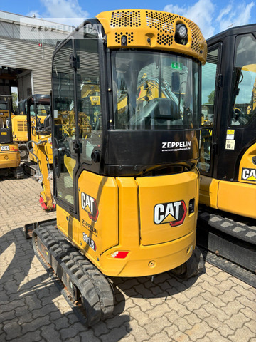 Cat 301.8-05A - Minikotró: 3 kép. Cat 301.8-05A - Minikotró: 3 kép.