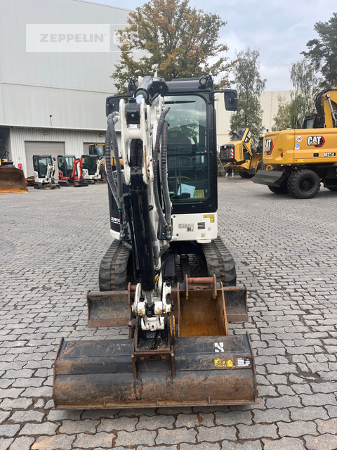 Cat 302.7CR-07 - Minikotró: 2 kép. Cat 302.7CR-07 - Minikotró: 2 kép.