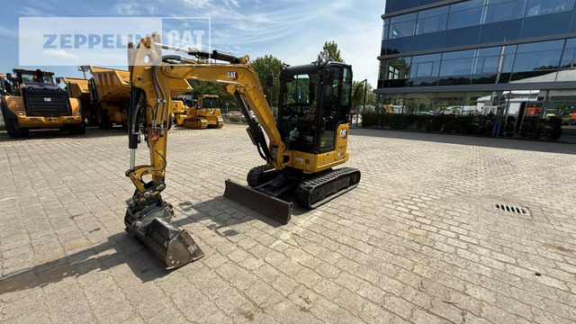 Cat 302.7CR-07 - Minikotró: 1 kép. Cat 302.7CR-07 - Minikotró: 1 kép.