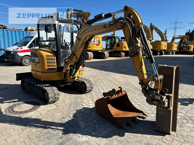 Cat 302.7D - Minikotró: 4 kép. Cat 302.7D - Minikotró: 4 kép.