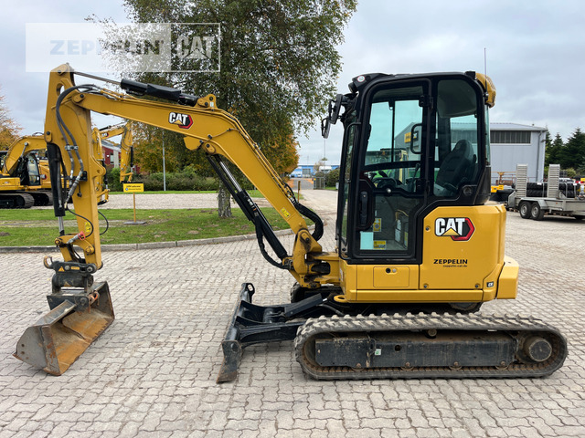 Cat 303.5CR-07 - Minikotró: 2 kép. Cat 303.5CR-07 - Minikotró: 2 kép.