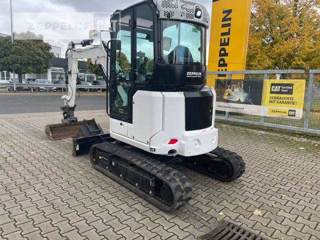 Cat 303CR-07A - Minikotró: 3 kép. Cat 303CR-07A - Minikotró: 3 kép.