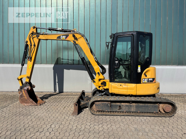 Cat 305ECR - Minikotró: 2 kép. Cat 305ECR - Minikotró: 2 kép.