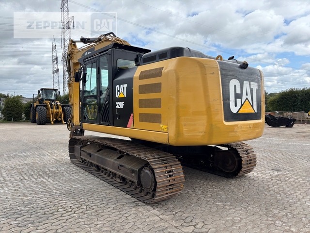 Cat 320FL - Lánctalpas kotró: 3 kép. Cat 320FL - Lánctalpas kotró: 3 kép.