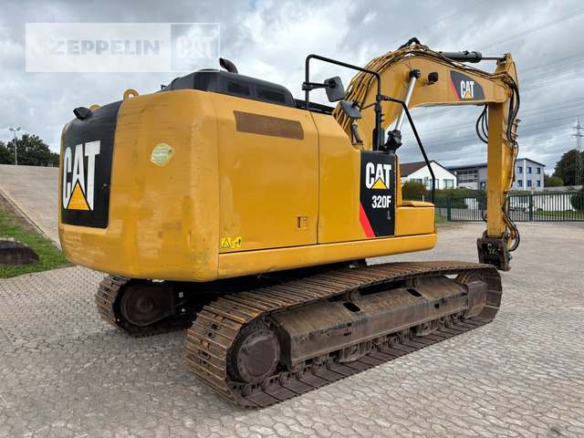 Cat 320FL - Lánctalpas kotró: 4 kép. Cat 320FL - Lánctalpas kotró: 4 kép.
