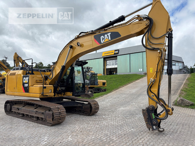 Cat 320FL - Lánctalpas kotró: 1 kép. Cat 320FL - Lánctalpas kotró: 1 kép.