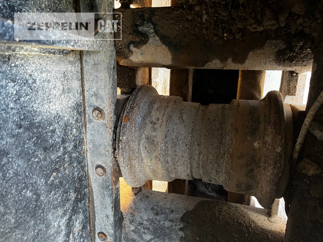 Lánctalpas kotró Cat 340-07A: 23 kép.